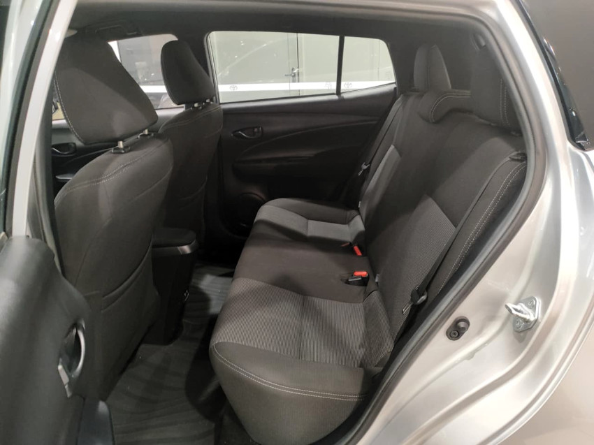 toyota yaris xl 1.5 flex  automatico8