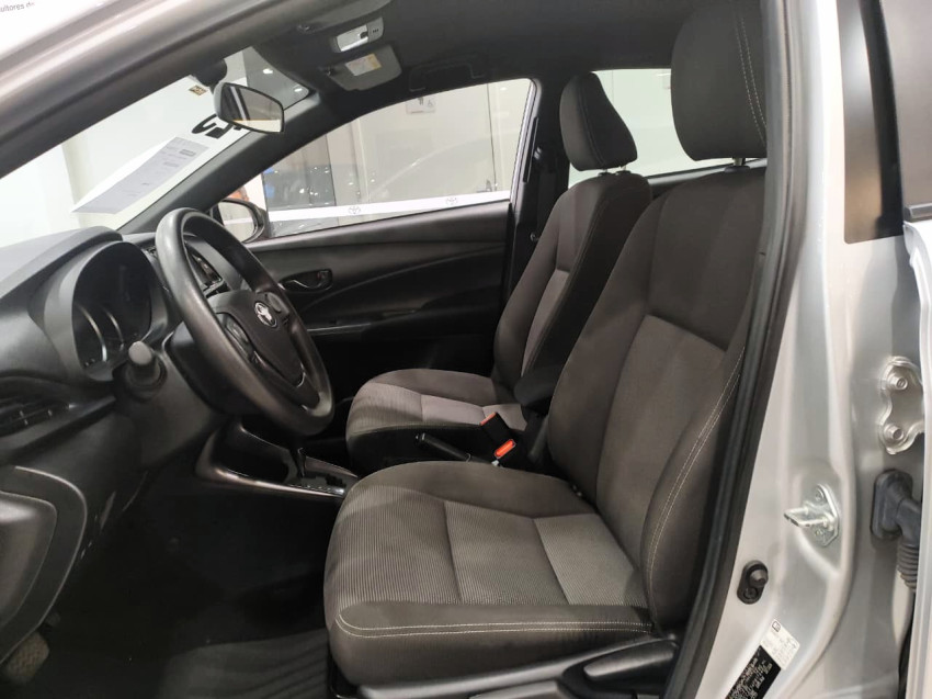 toyota yaris xl 1.5 flex  automatico7