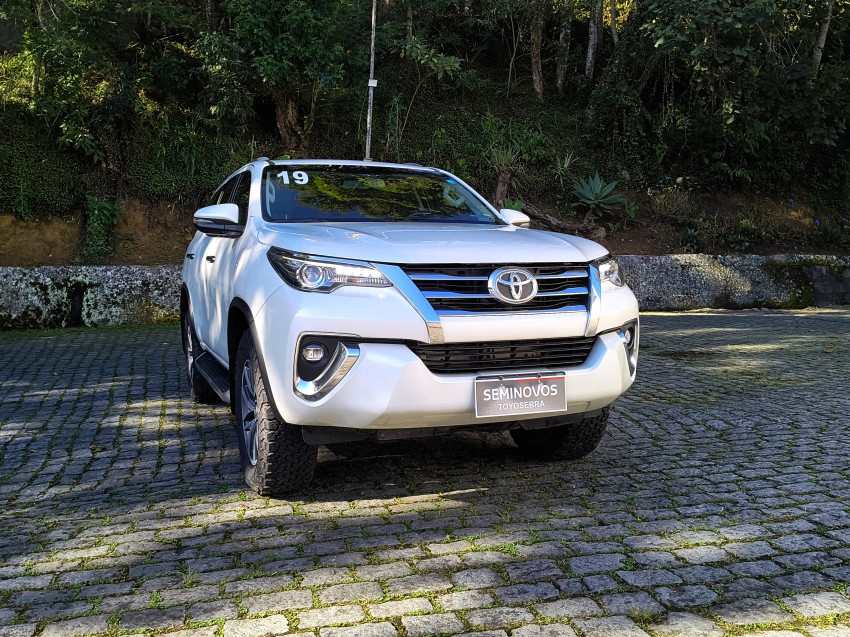 toyota hilux sw4 srx 4x4 2.8  dies. automatico3