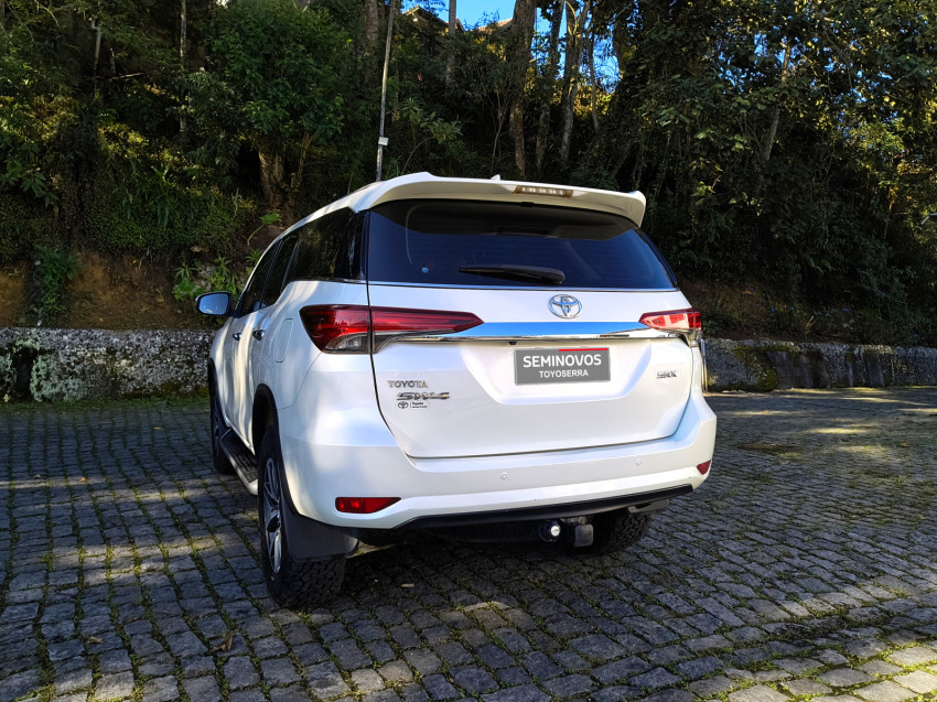 toyota hilux sw4 srx 4x4 2.8  dies. automatico4