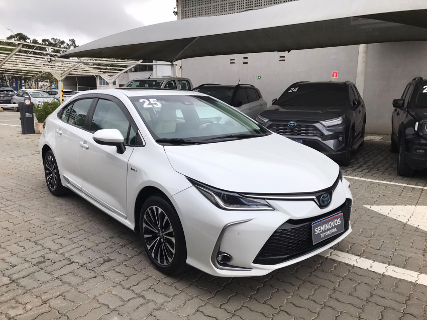 toyota corolla altis prem. 1.8 automatico (hibrido)3