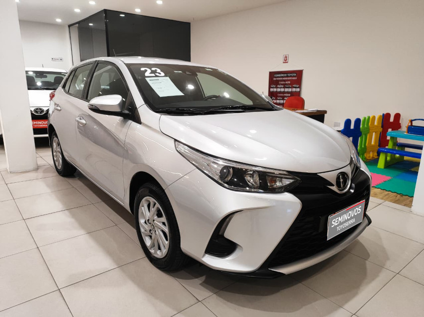 toyota yaris xs 1.5 flex  automatico3