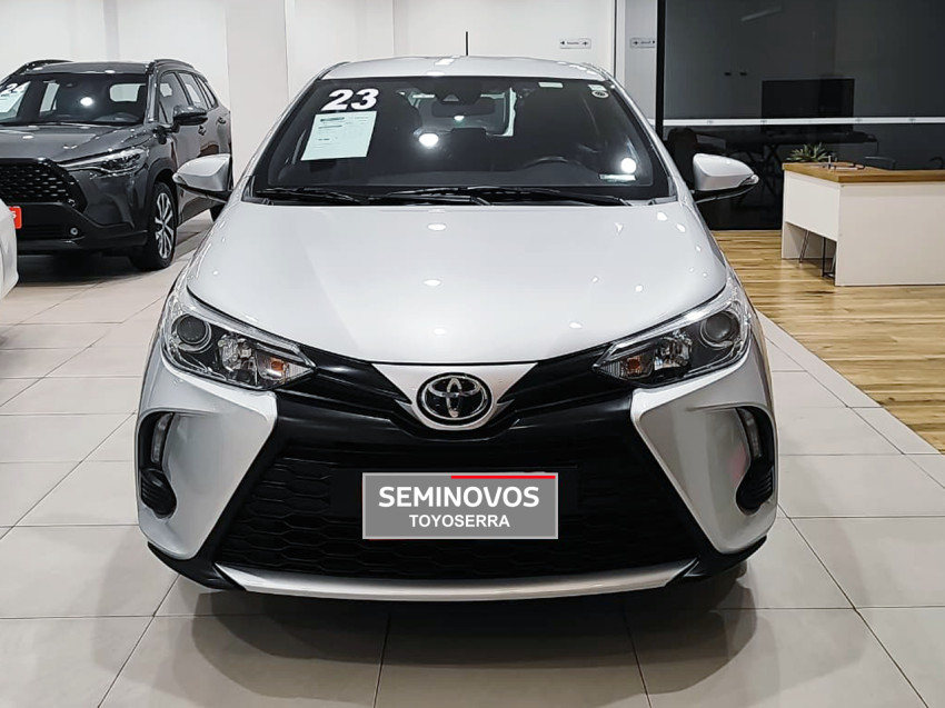 toyota yaris xs 1.5 flex  automatico14