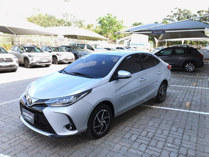 toyota yaris xls sedan 1.5 flex  automatico1