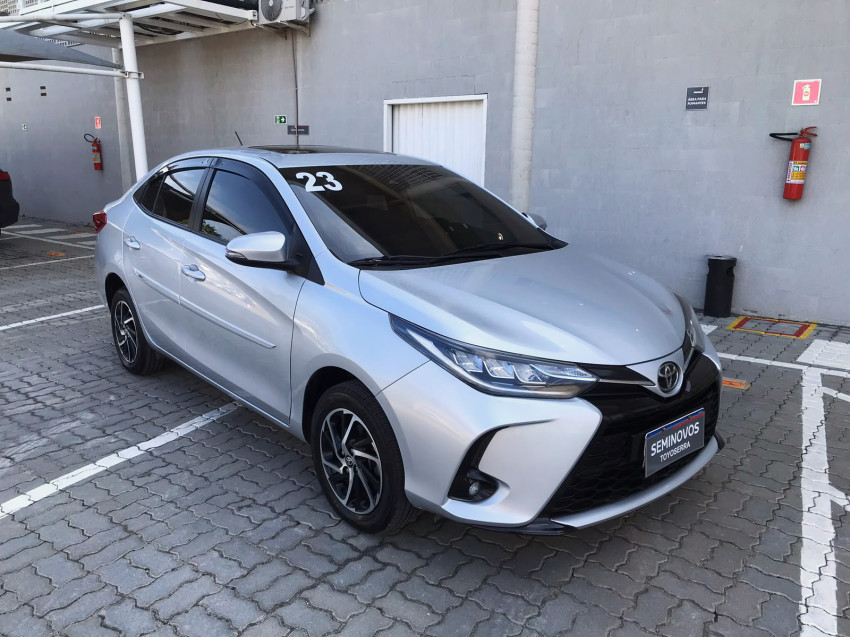 toyota yaris xls sedan 1.5 flex  automatico3