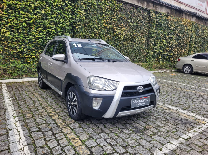 baixa km! - toyota etios cross 1.5 flex  automatico3