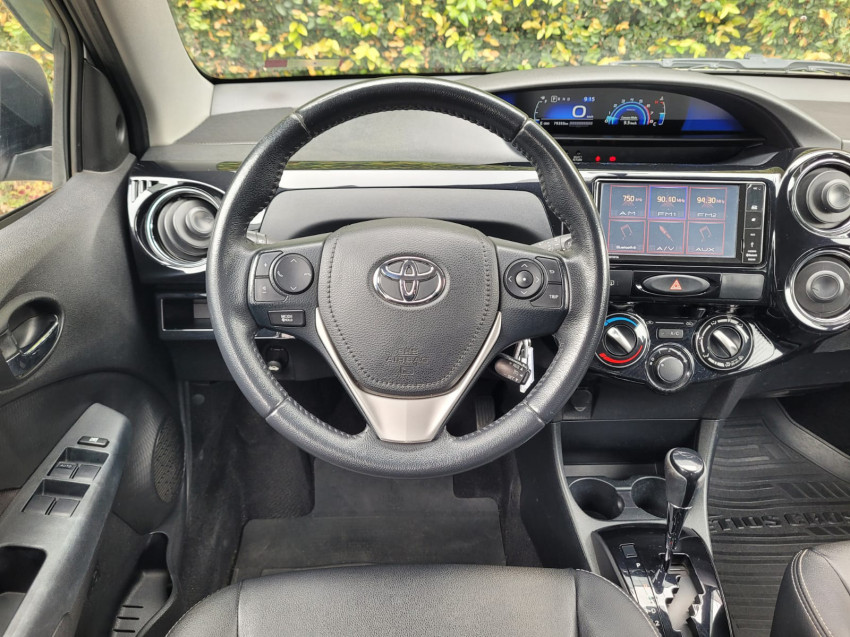 baixa km! - toyota etios cross 1.5 flex  automatico10