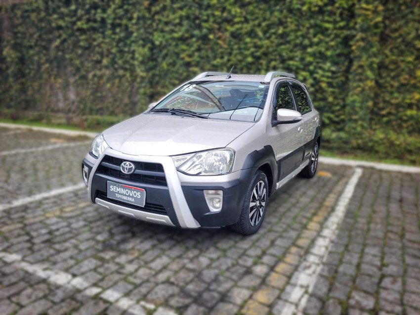 baixa km! - toyota etios cross 1.5 flex  automatico2