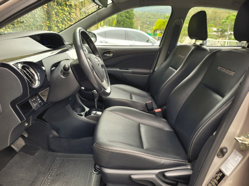 baixa km! - toyota etios cross 1.5 flex  automatico7