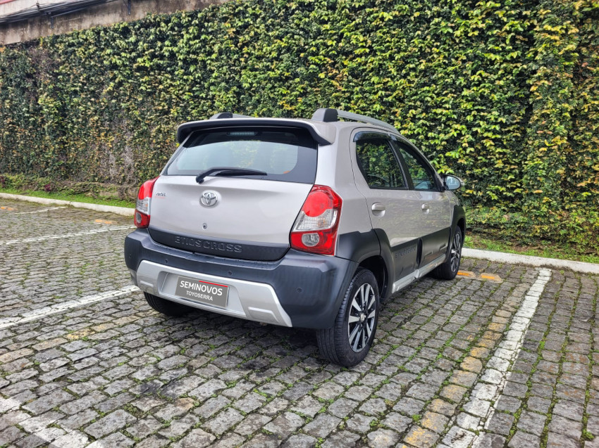 baixa km! - toyota etios cross 1.5 flex  automatico4