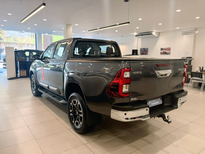 Toyota Hilux Cd Srx 4X4 2.8   Diesel Automático5