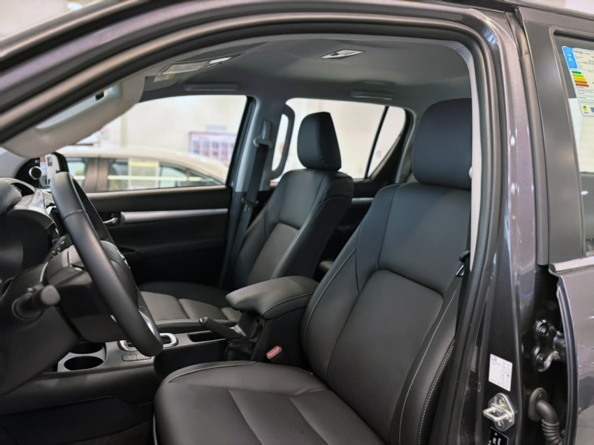Toyota Hilux Cd Srx 4X4 2.8   Diesel Automático10