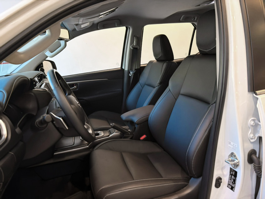 Baixa KM! - Toyota Hilux Sw4 Srx Plat. 4X4 2.8 Tb Die. Automático10