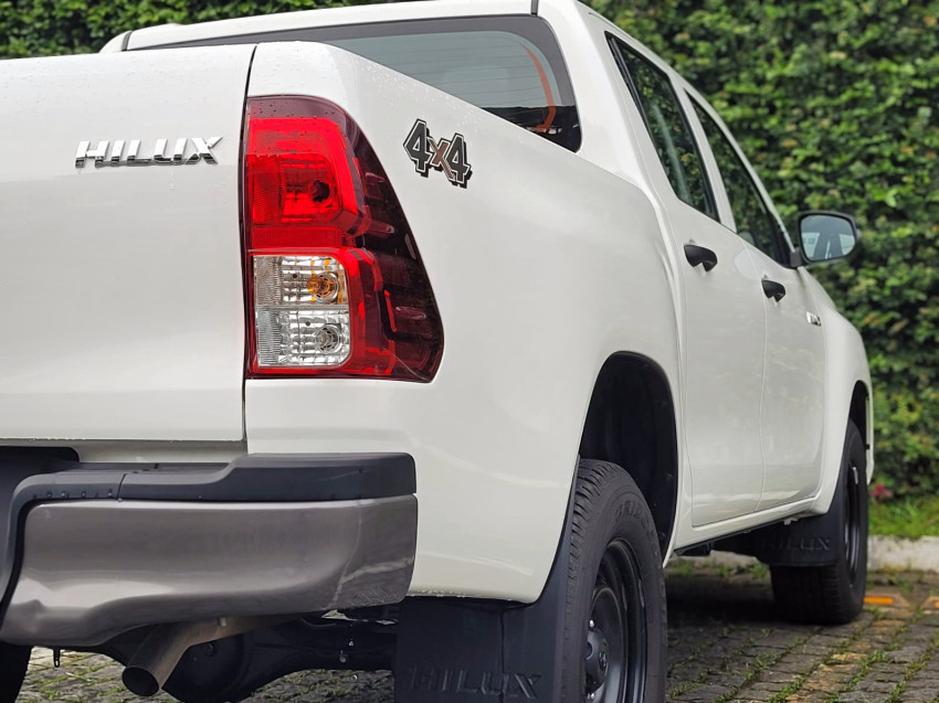 Baixa KM! - Toyota Hilux Cd 4X4 2.8  Diesel Automático19