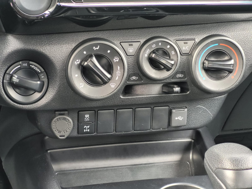 Baixa KM! - Toyota Hilux Cd 4X4 2.8  Diesel Automático15