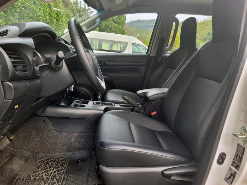 Baixa KM! - Toyota Hilux Cd 4X4 2.8  Diesel Automático7