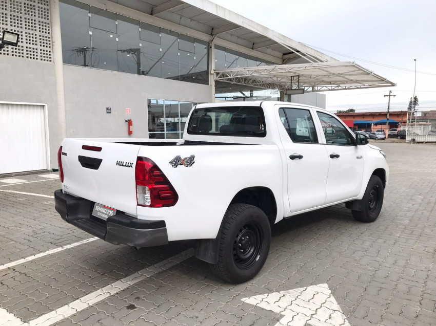 Baixa KM! - Toyota Hilux Cd 4X4 2.8  Diesel Automático4