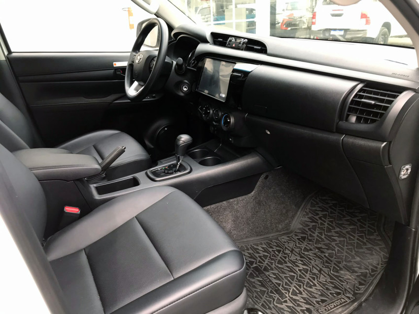 Baixa KM! - Toyota Hilux Cd 4X4 2.8  Diesel Automático10