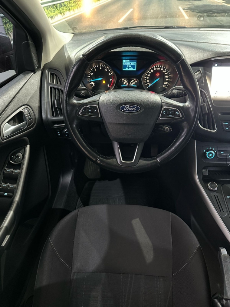 ford/focus se at 2.0