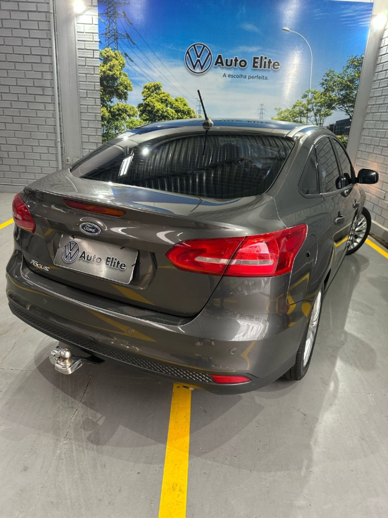 ford/focus se at 2.0