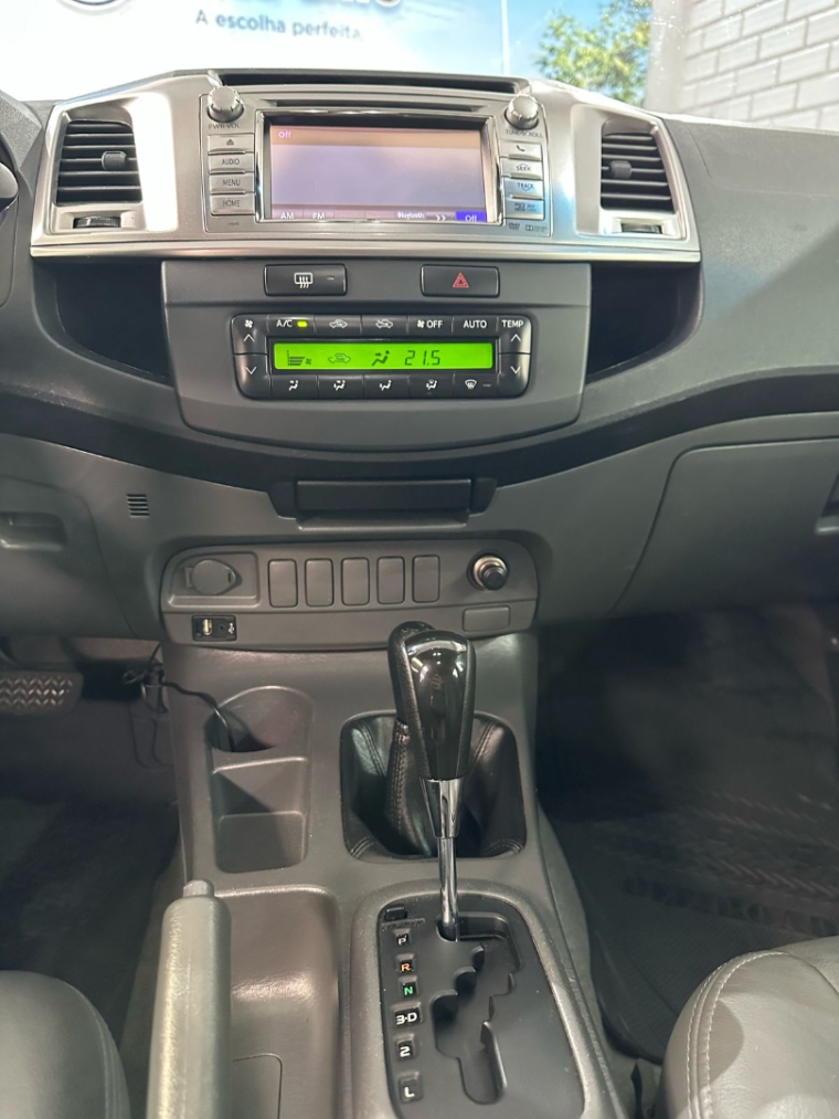 toyota/hilux 2.7 cd 4x4 srv