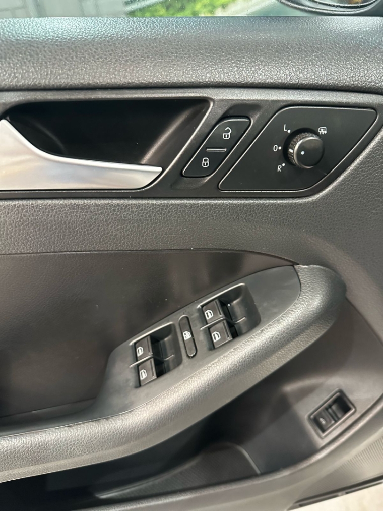 vw/jetta 2.0 manual