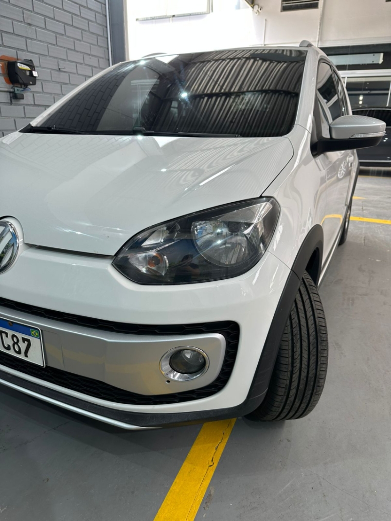 vw/up cross 1.0