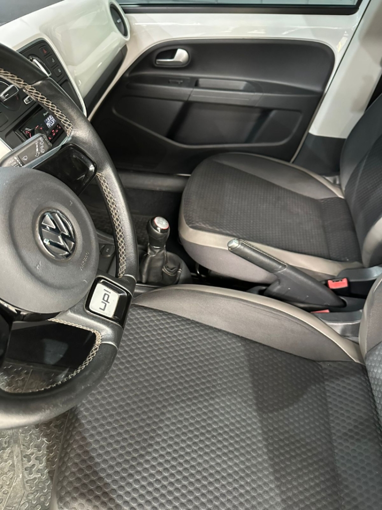 vw/up cross 1.0