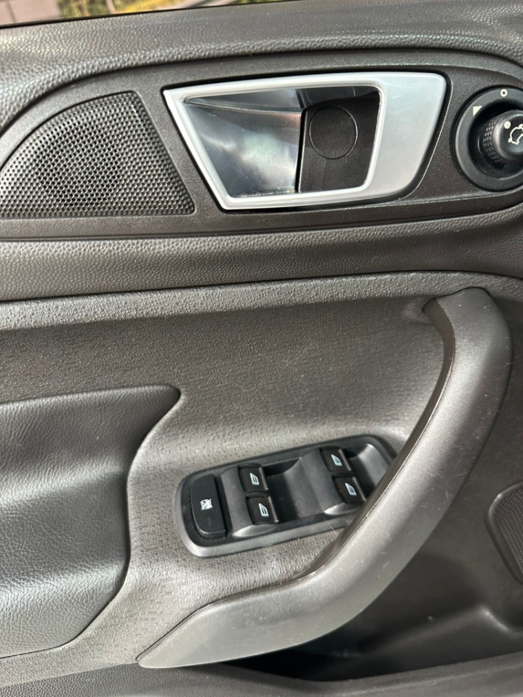 ford/fiesta titanium