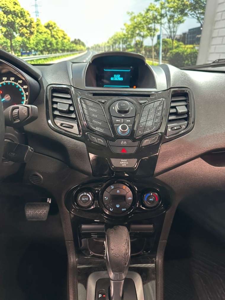 ford/fiesta titanium