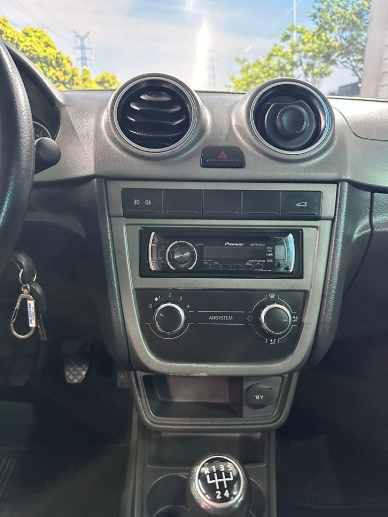 vw/voyage 1.6 comfort unico dono9