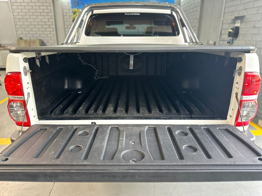 toyota hilux 2.7 sr 4x2 cd 16v flex 4p automatico 3.0 201512