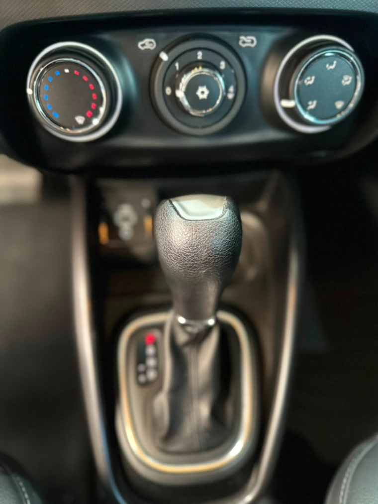 fiat/cronos 1.8 precision aut11