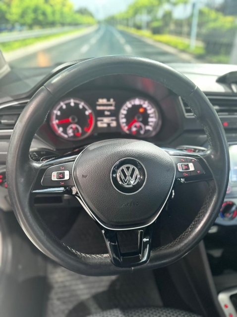 vw/voyage 1.6 automatico8
