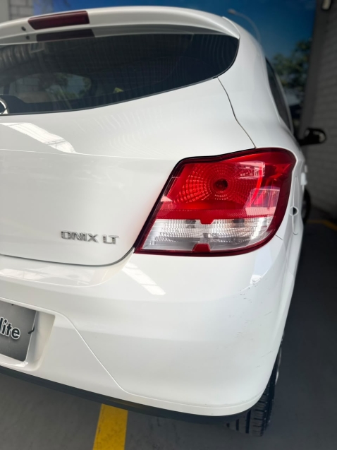 chevrolet onix 1.0 mpfi lt 8v flex 4p manual 20135
