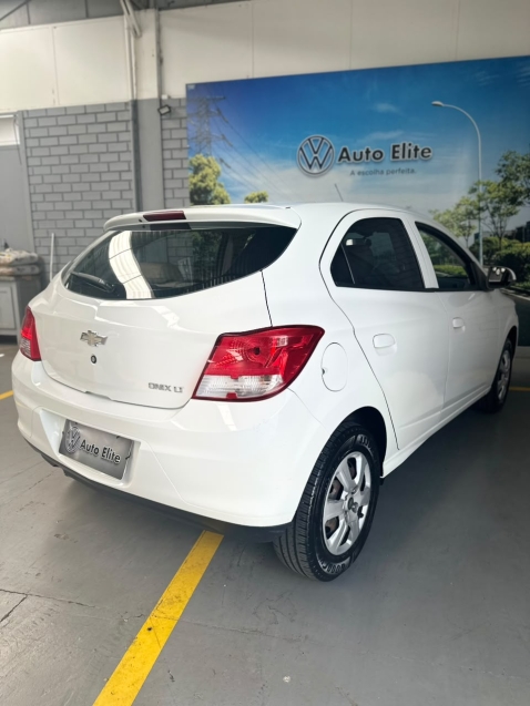 chevrolet onix 1.0 mpfi lt 8v flex 4p manual 20134