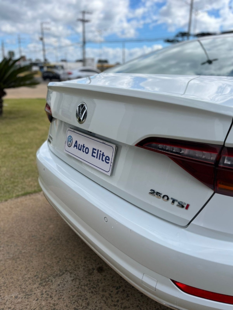 volkswagen jetta 1.4 250 tsi total flex comfortline tiptronic 4p automatico 2018