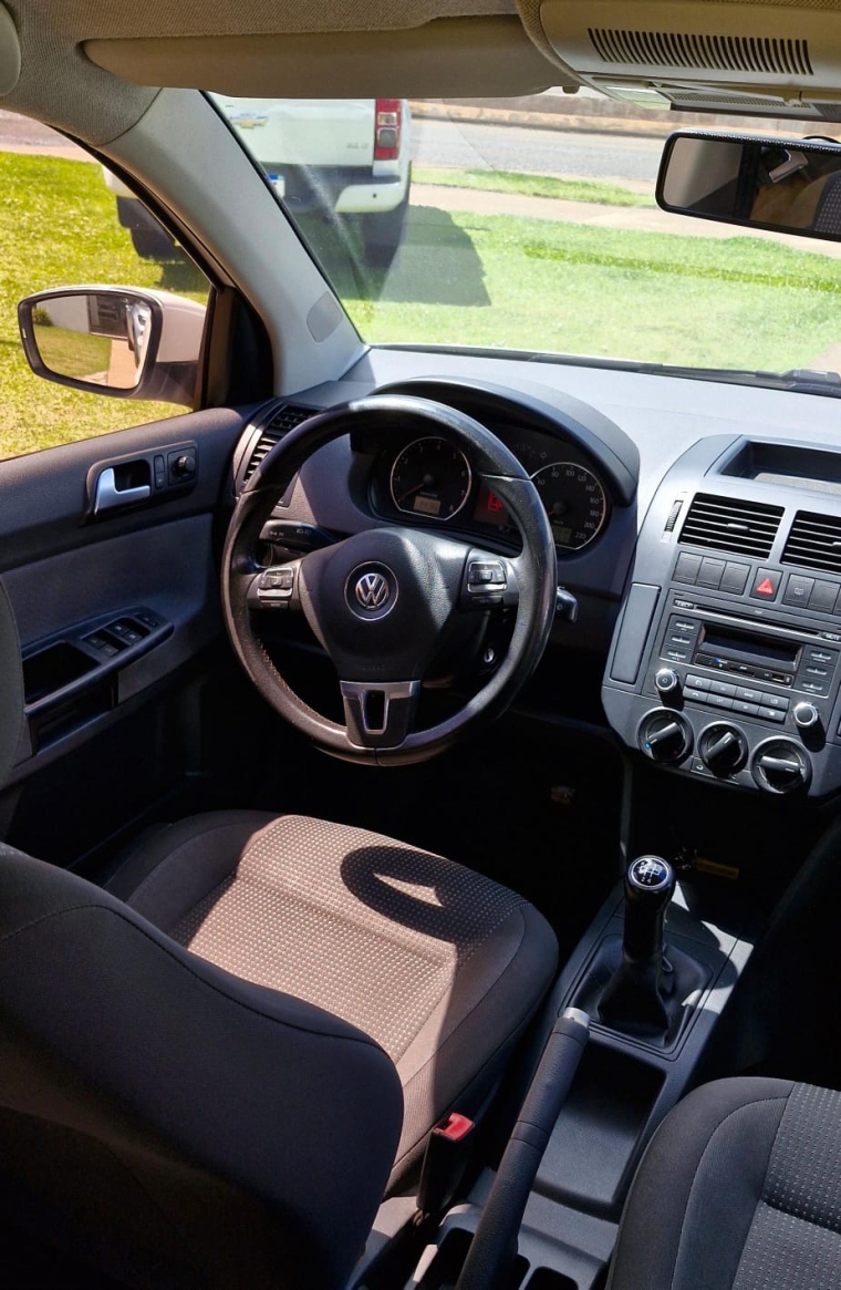 volkswagen polo 1.6 mi 8v flex 4p manual 201310