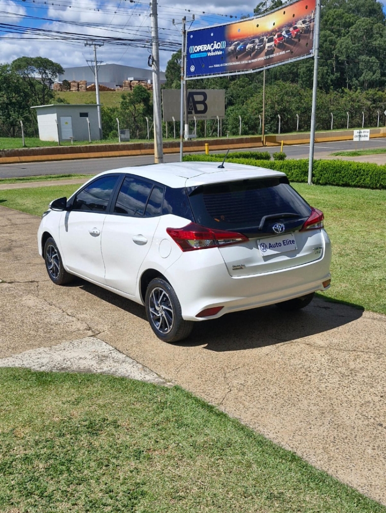 toyota yaris 1.5 16v flex sedan xls connect multidrive 4p automatico 20235