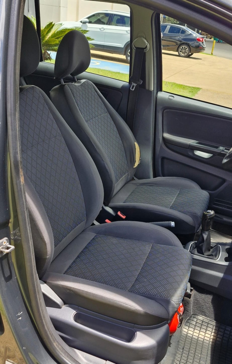 volkswagen fox 1.0 mi 8v flex 4p manual 20137