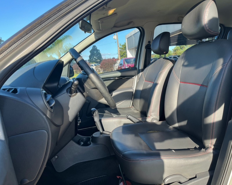 renault sandero 1.6 stepway 16v flex 4p automatico 20138