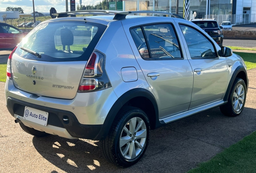 renault sandero 1.6 stepway 16v flex 4p automatico 20134