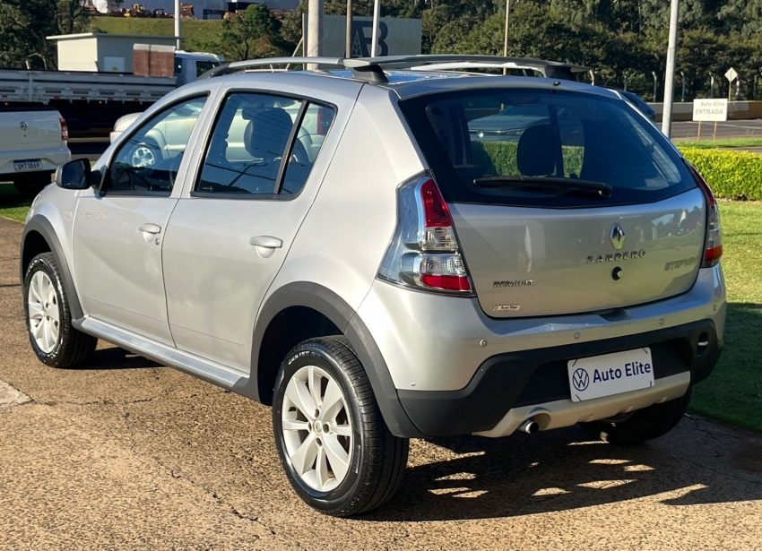 renault sandero 1.6 stepway 16v flex 4p automatico 20135