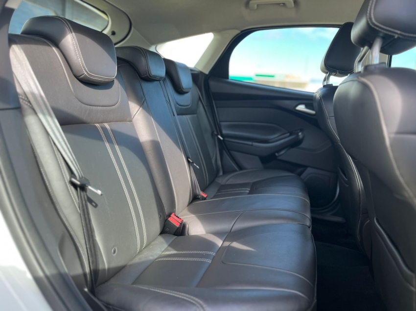 ford focus 1.6 s sedan 16v flex 4p powershift automatico 20156