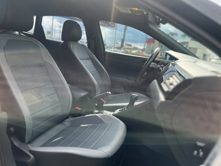 volkswagen nivus 1.0 200 tsi total flex highline automatico 4p 20217