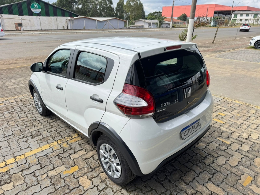 fiat/mobi 1.0 like ,branco, 2023/2014, completo