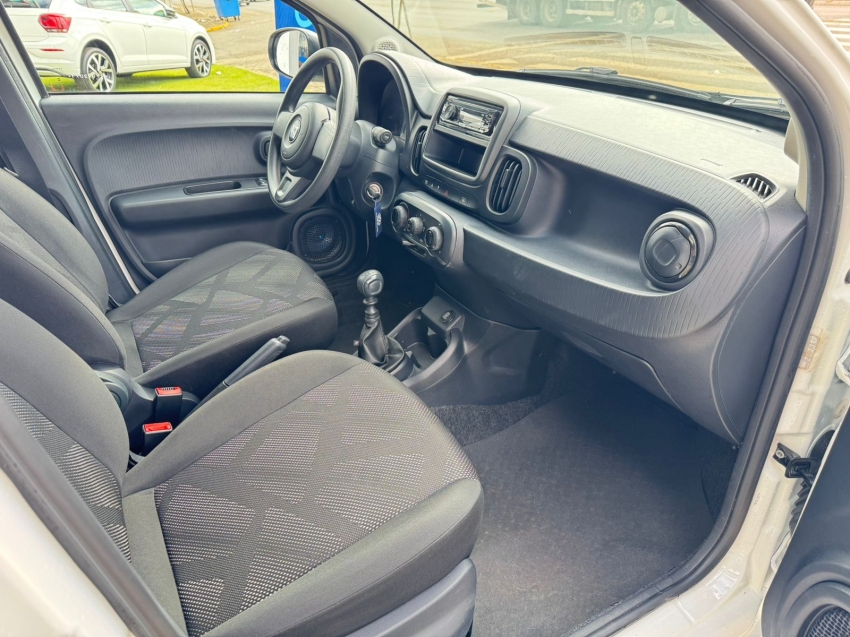 fiat/mobi 1.0 like ,branco, 2023/2014, completo