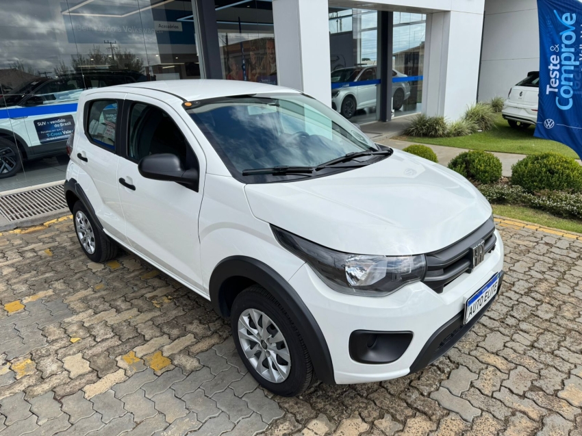 fiat/mobi 1.0 like ,branco, 2023/2014, completo