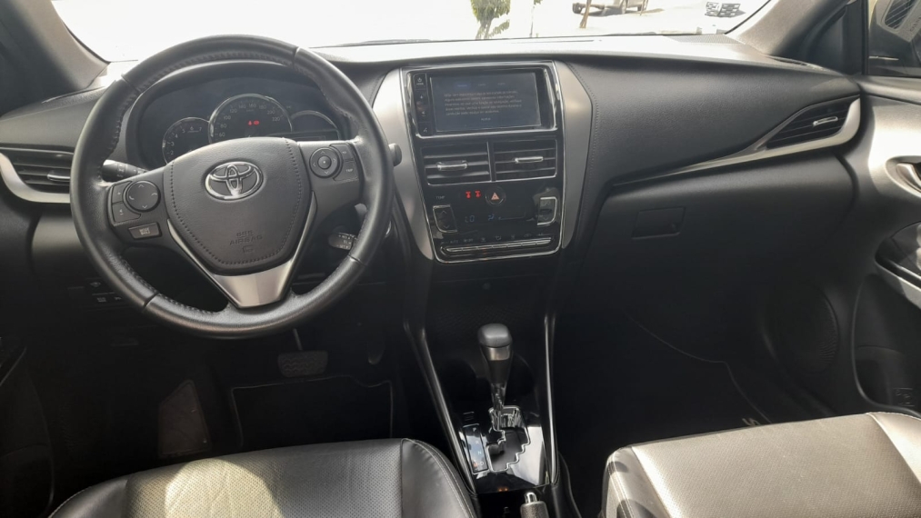 toyota/yaris xls 1.5,2022/2023 completo,branco