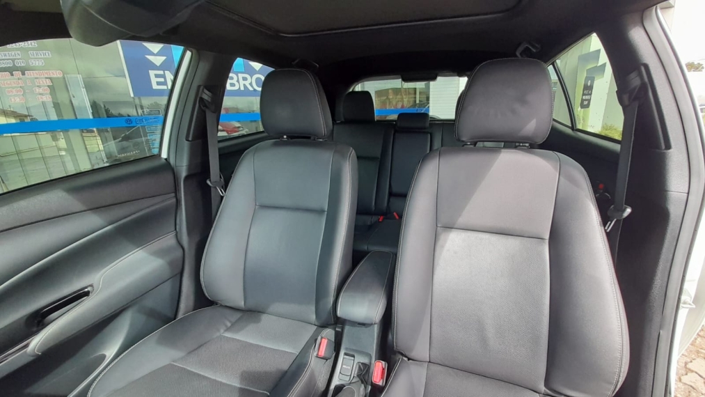 toyota/yaris xls 1.5,2022/2023 completo,branco8